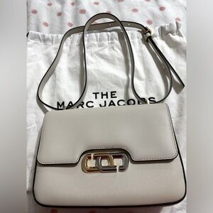Marc Jacobs leather purse EUC, can be worn as shoulder bag or cross body bag